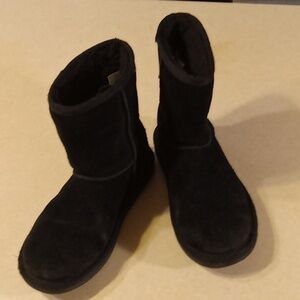 Kookaburra by Ugg black boots